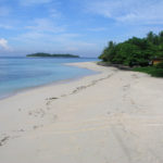 Sur la plage de Gangga Island-Indonesie-2010